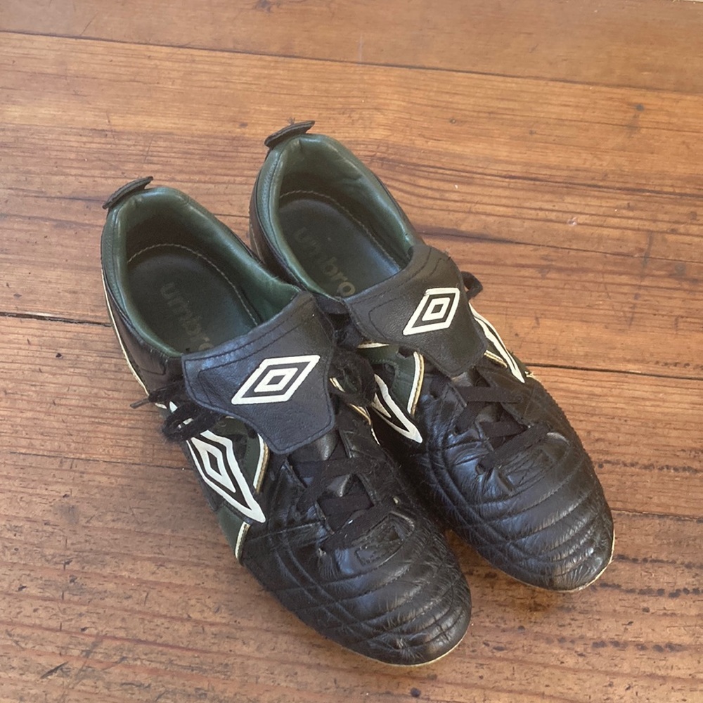 Umbro Speciali Soccer Cleats